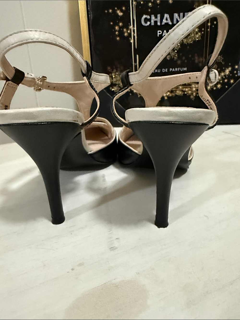 Tahari Black and Cream Pointed Toe Slingback Heels - Picture 5 of 6
